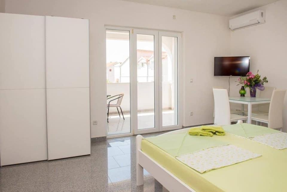Apartment Vodice - Lovric Eksteriør billede
